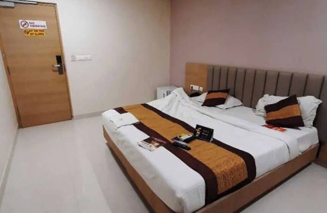Viraaj Suites - Very near to Miyapur junction, Unit 10