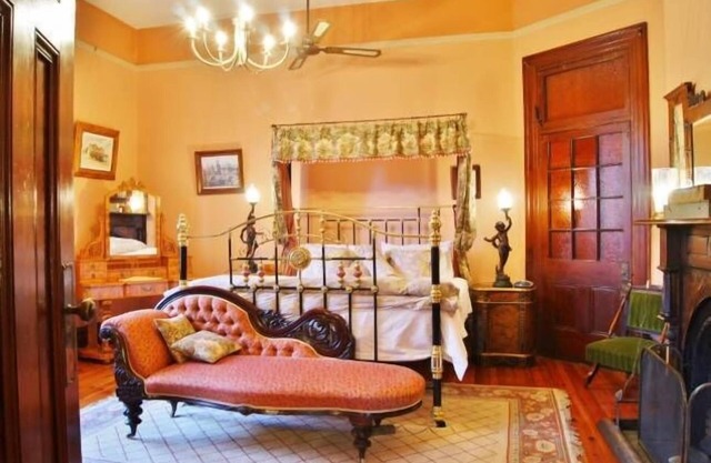 Viva Music Apartment - Buxton Mansion