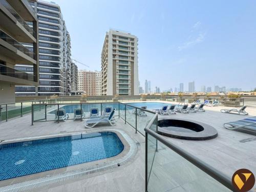 Vogue Elite Sports City One Bedroom Apartment with Balcony with Golf Views