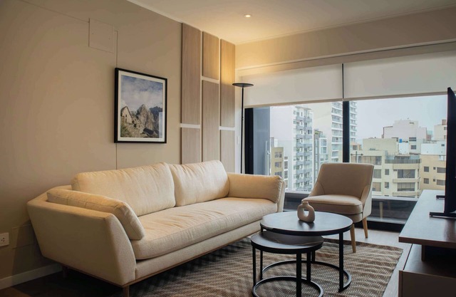 w* | Elegant 2BR Apartment in Miraflores Steps from Larcomar
