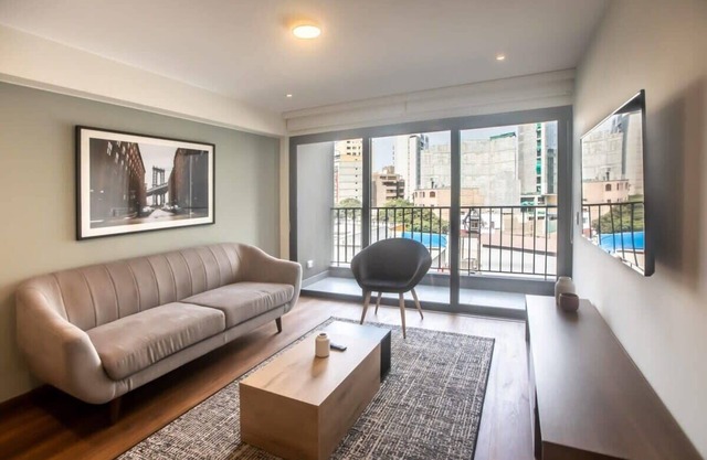w* | Perfect 2BR with Balcony in Miraflores