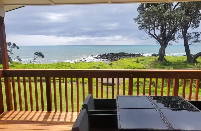 Waihau Bay Traquility - G B's Barn