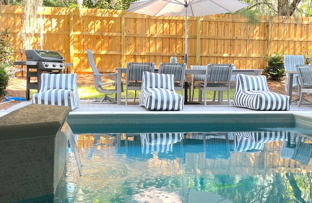 Walk to Beach, 8BR, Heated Pool, Sauna, Elevator