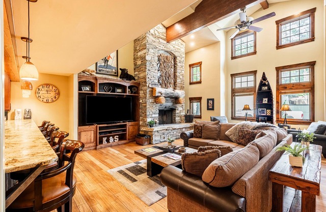 Walk to Park City Mountain! Cozy Winter Retreat for Large Groups, Private Hot Tub, Near Main St.