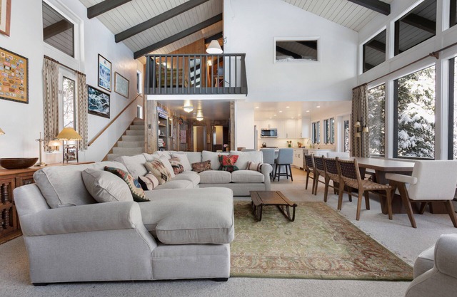 Walk to Skiing and Vail Village, Prestigious Forest Road Location, Private Hot Tub