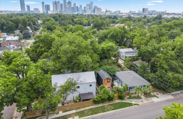 Walkable 3-home 3,800 sq-ft Villa