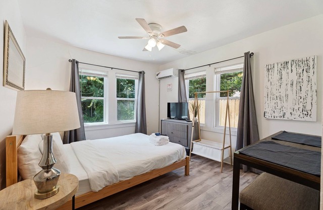 Walkable Paseo 2BR Suite | $1700/month #22B | Kitchenette + Parking