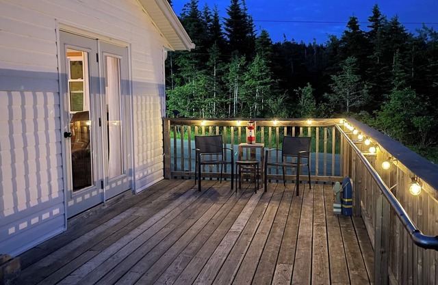 Walking distance to the ocean and all amenities!