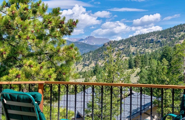 Wanderlust Luxury Vacation At Windcliff 3 Bedroom Condo by RedAwning
