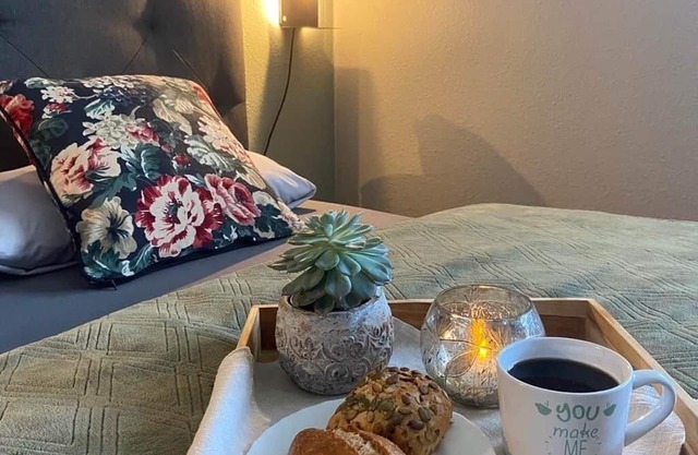 Warehouse-Small oasis-central and yet quiet