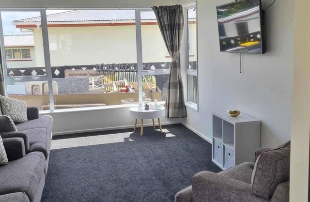 Warm and Cosy - 3 Bedroom Home