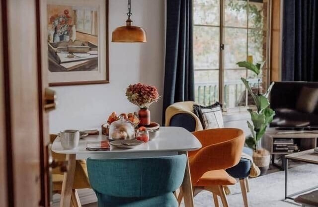 Water views + King bed + Spa bath + Breakfast