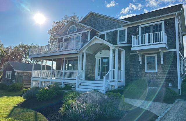 Water Views - Short Stroll to Beach - Open Concept