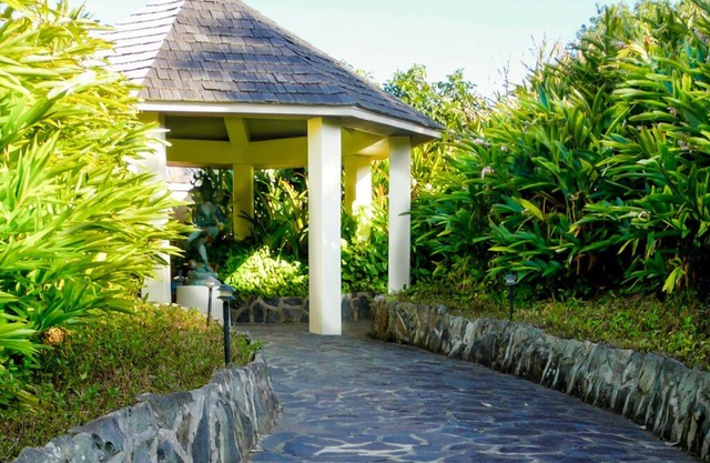 Waterfall House - Private House Overlooking the Ocean!