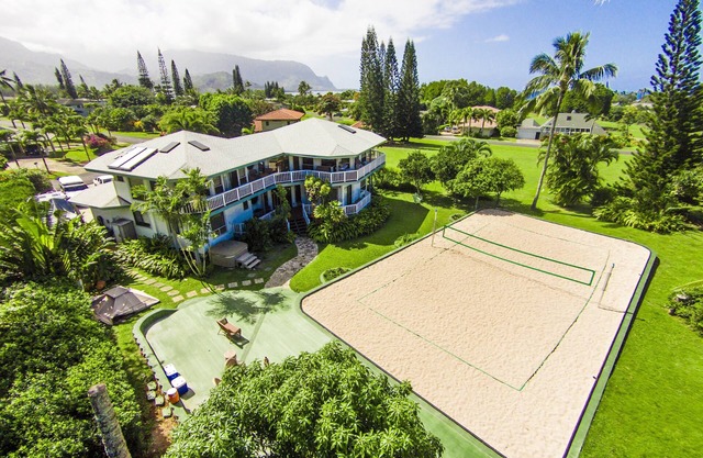 Waterfalls, Rainbows, Hot Tub, Golf, Tennis, Pool, Walk to Beach, Volleyball Crt