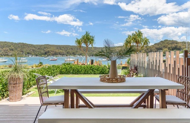 Waterfront apartment, stroll to Ettalong