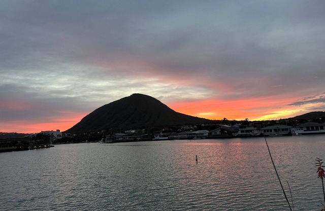 WATERFRONT! FISH FROM DOCK OR KAYAK TO THE OCEAN. MINUTES TO BEACH! LUXURY HOME