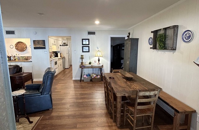 Waterfront get away retreat! Plenty of fishing opportunities