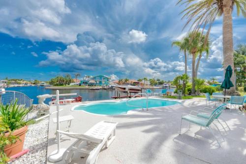 Waterfront Gulf Getaway