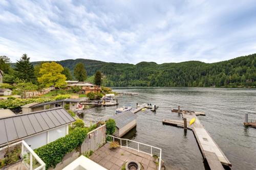Waterfront Home on Lake Samish with Hot Tub and Dock!