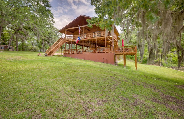 Waterfront Huntsville Home w/Private Dock & Spa