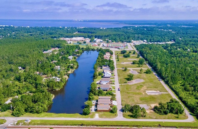 Waterfront Lake & Beach House w/BBQ, deck, & more