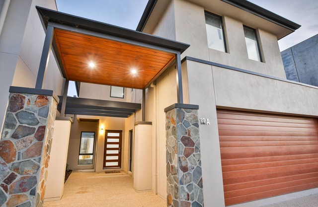 Waterfront - Luxury on the River