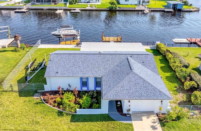 WATERFRONT RETREAT WITH DIRECT GULF ACCESS – GOLF CART, KAYAKS, BIKES & MORE!