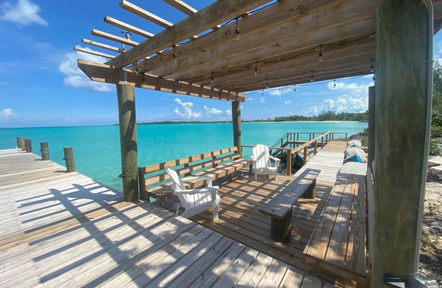Waterfront Retreat with POOL and DOCK on HOOPERS BAY!