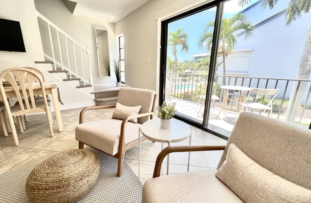 Waterfront, Spacious & Bright 2-Bedroom Town House/Condo — Steps to the Beach!