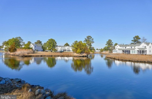 Waterfront townhome minutes to beach w 2 pools