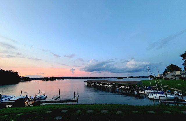 Waterfront Wonder - Steps to the Lake - Ground Floor!