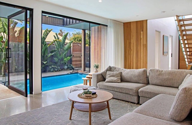 Wattlebird Escape – Heated Pool, Pizza Oven, Sleeps 10