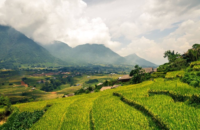 We will bring you simple experiences with majestic mountains, peaceful scenery