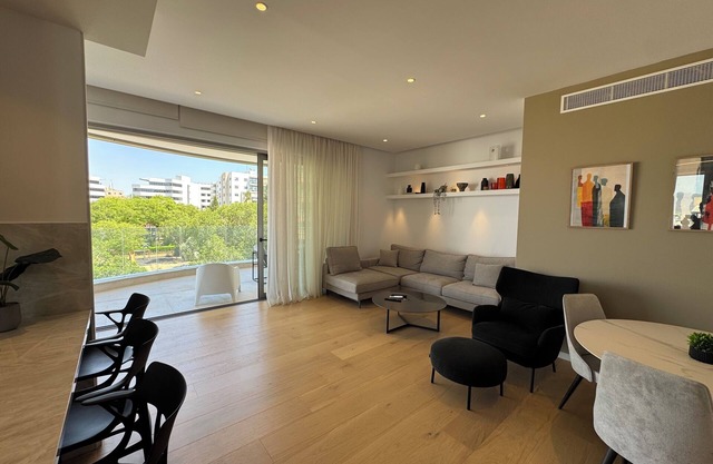 WealthyStays Parkside Residence