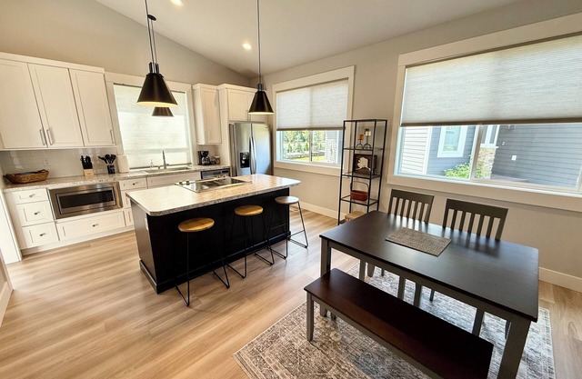 Welcome to Alaskan Sky Haus!