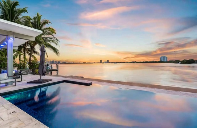 Welcome to Bayfront Tranquility Luxury Retreat!nEscape to paradise