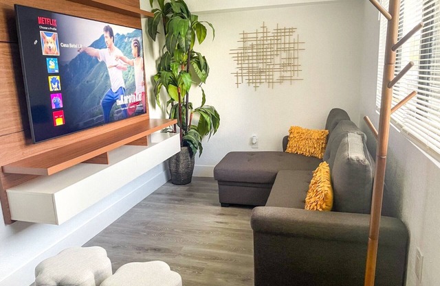 Welcome to Casa Bethel! Newly remodeled and strategically located.