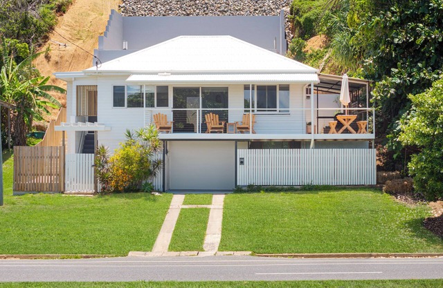 Welcome to Keppel View, your ultimate beachside retreat!