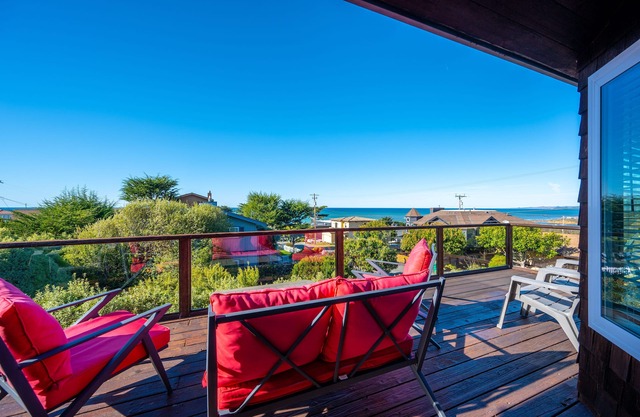 Welcome to 'Ocean Oasis' Located on Park Hill in Cambria!