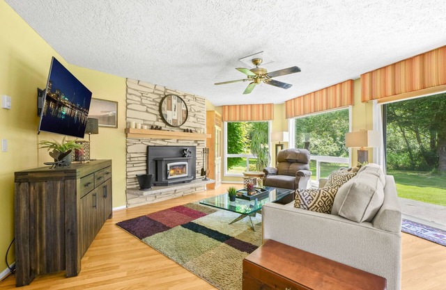 Welcome to the Fairway Forest Retreat – Your Mt. Hood Escape!