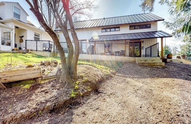 Welcome to the Farmhouse Retreat!