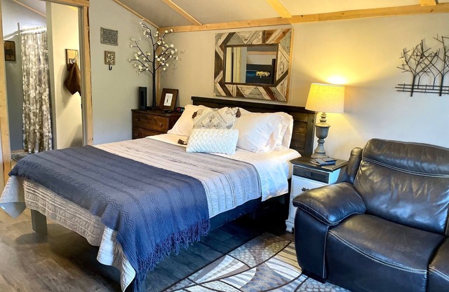 Welcome to the Fiddle Creek Cabin near Hatcher Pass, Alaska