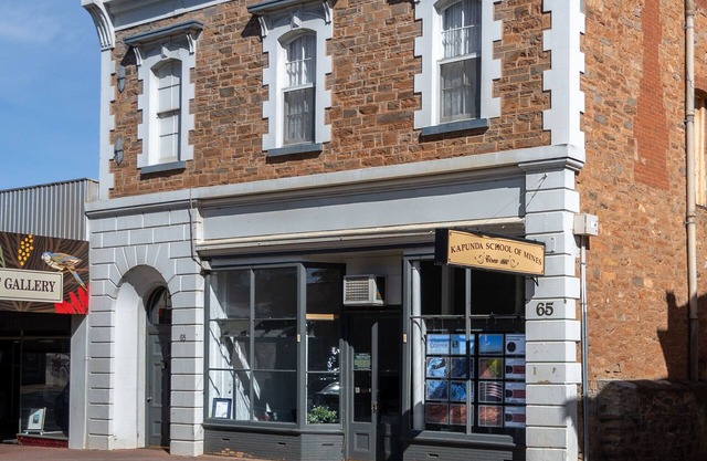 Welcome to the Historic Kapunda School of mines homestay