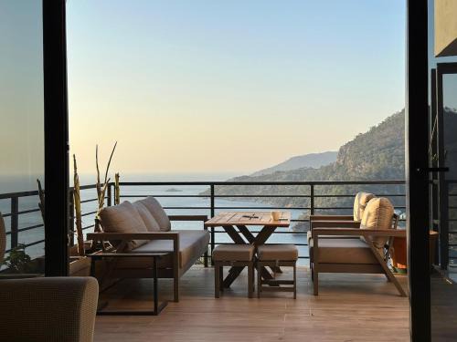 Welcome to the Paradise of the Aegean