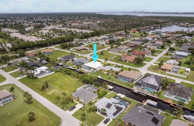 Welcome to Tiki Time Retreat, your ideal Cape Coral vacation rental