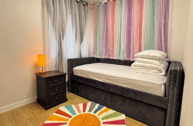Welcoming 3-bedroom tiny house with AC in La Puente