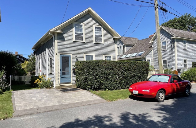 Welcoming Cottage on Spencer Park, in 1st Block of Harbor, Nr Restaurants, Shops