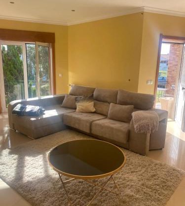 Welcoming house with terrace and garden in Barra de Mira