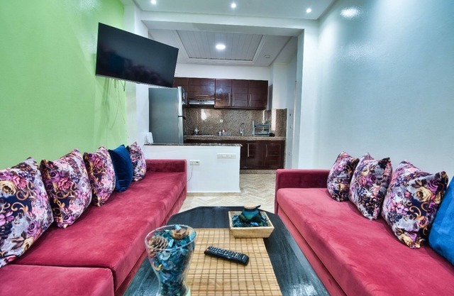 Well-located apartment in the heart of the VILLAGE, 400 metres from the sea